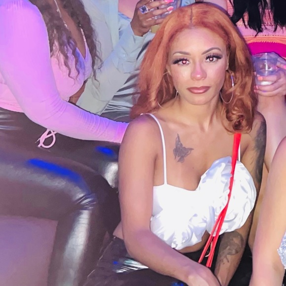 ZARA LIMITED EDITION VOLUMINOUS SATIN ROSE FLORAL CROPPED TOP - Picture 2 of 3